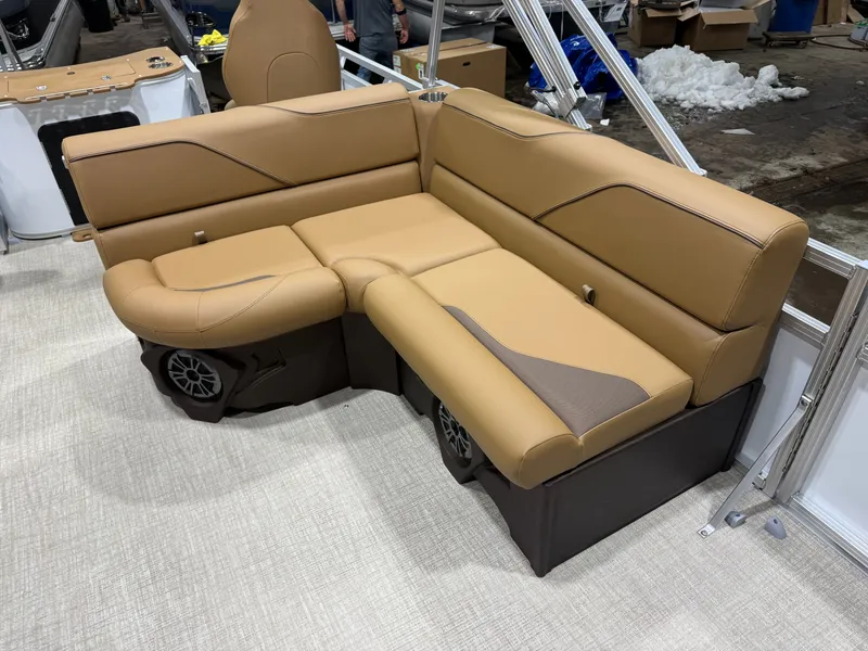 Slide: The Image of Tahoe Sport 2185 Rear Fish & Honda 4-Stroke EFI 2026 - 9