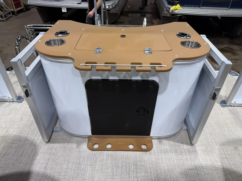 Slide: The Image of Tahoe Sport Rear Fish 2185 & 4-Stroke $32995 2026 - 20