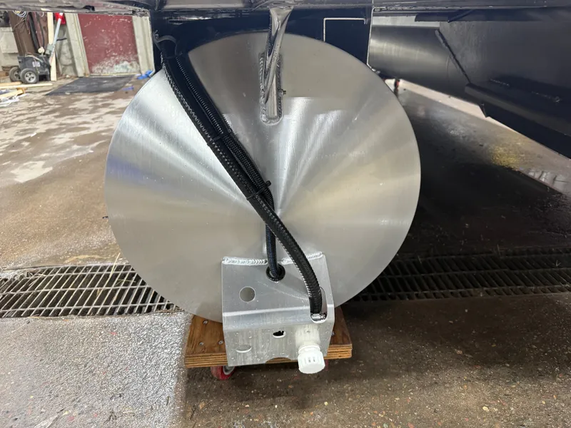 Slide: The Image of Tahoe Sport Rear Fish 2185 & 4-Stroke $32995 2026 - 35