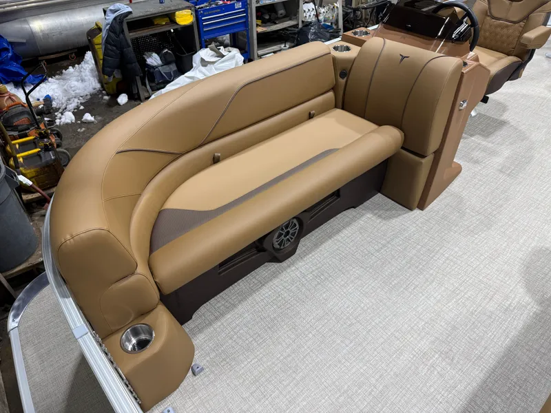 Slide: The Image of Tahoe Sport Rear Fish 2185 & 4-Stroke $32995 2026 - 7