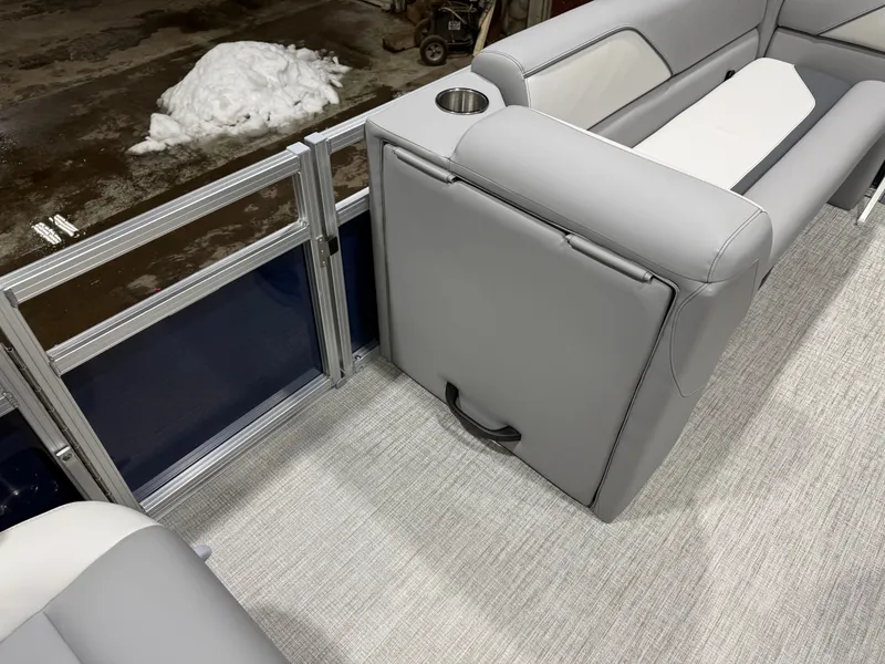 Slide: The Image of Tahoe Sport 2180 Quad Lounge & Honda 4-Stroke EFI 2026 - 22