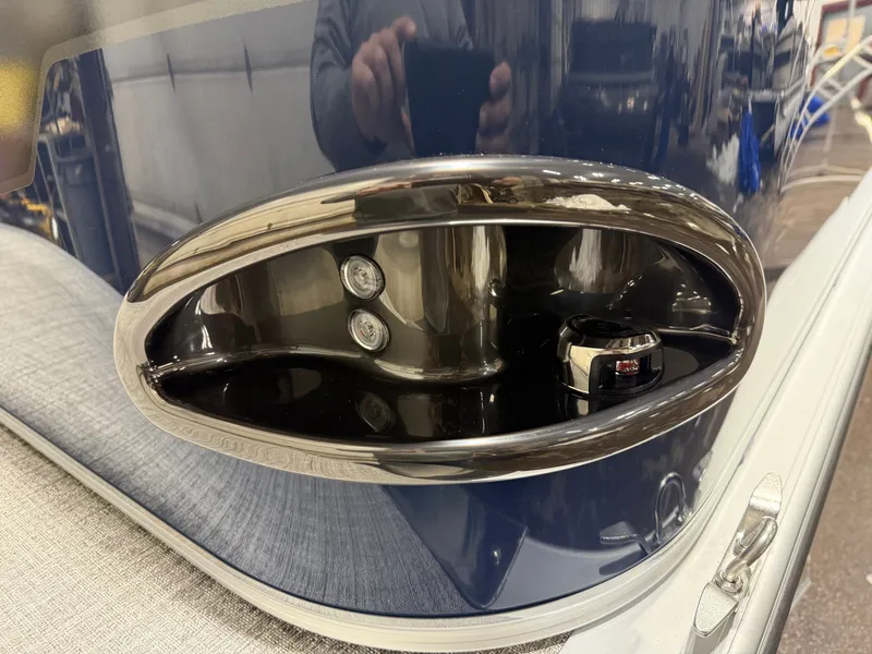 Slide: The Image of Tahoe Sport 2180 Quad Lounge & Honda 4-Stroke EFI 2026 - 30