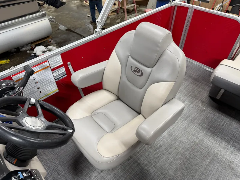 Slide: The Image of Princecraft Vectra 23 RL Dinette Swingback Pontoon & 115HP - $29995 2021 - 12