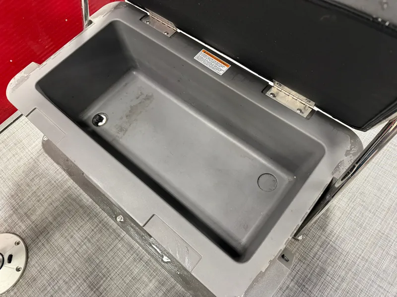 Slide: The Image of Princecraft Vectra 23 RL Dinette Swingback Pontoon & 115HP - $29995 2021 - 19