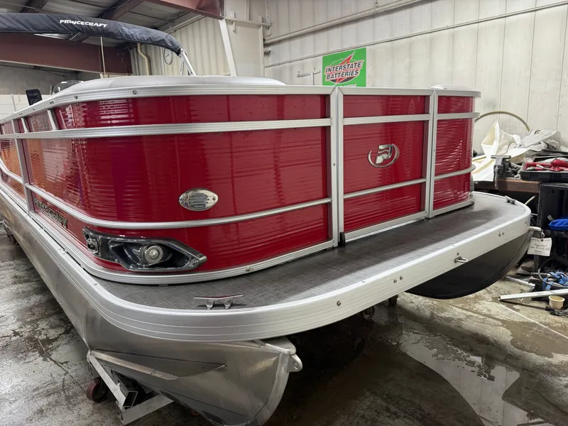 Slide: The Image of Princecraft Vectra 23 RL Dinette Swingback Pontoon & 115HP - $29995 2021 - 29