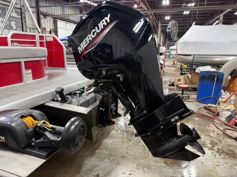 Slide: The Image of Princecraft Vectra 23 RL Dinette Swingback Pontoon & 115HP - $29995 2021 - 36