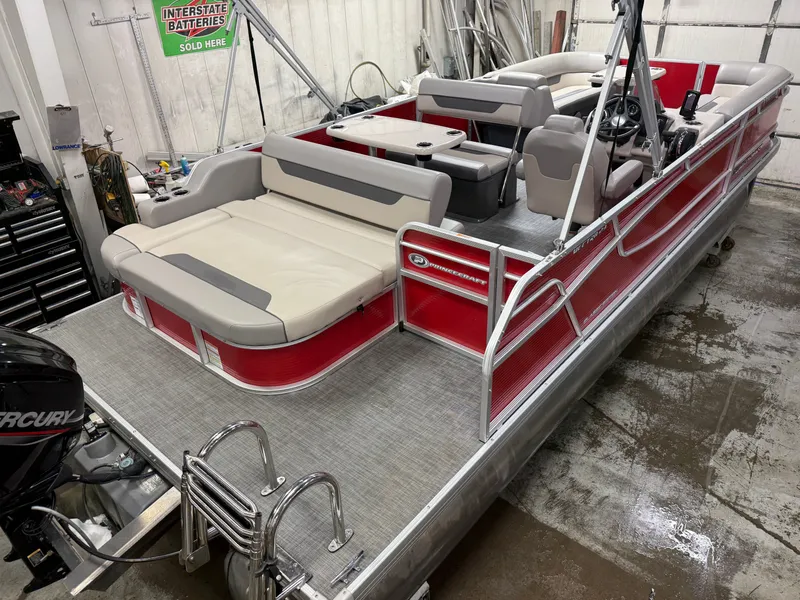 Slide: The Image of Princecraft Vectra 23 RL Dinette Swingback Pontoon & 115HP - $29995 2021 - 39