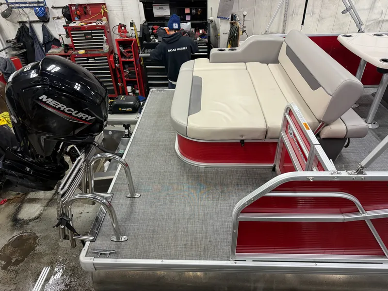 Slide: The Image of Princecraft Vectra 23 RL Dinette Swingback Pontoon & 115HP - $29995 2021 - 5