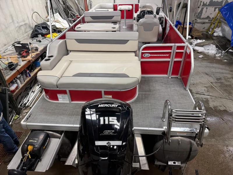 Slide: The Image of Princecraft Vectra 23 RL Dinette Swingback Pontoon & 115HP - $29995 2021 - 6