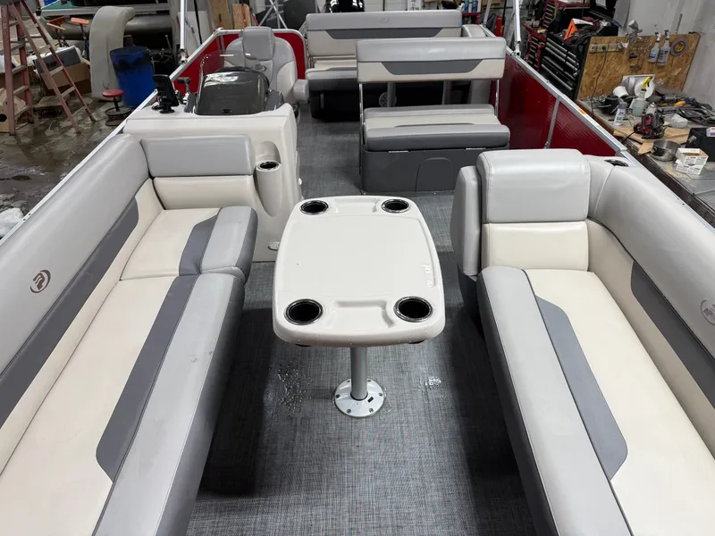 Slide: The Image of Princecraft Vectra 23 RL Dinette Swingback Pontoon & 115HP - $29995 2021 - 7