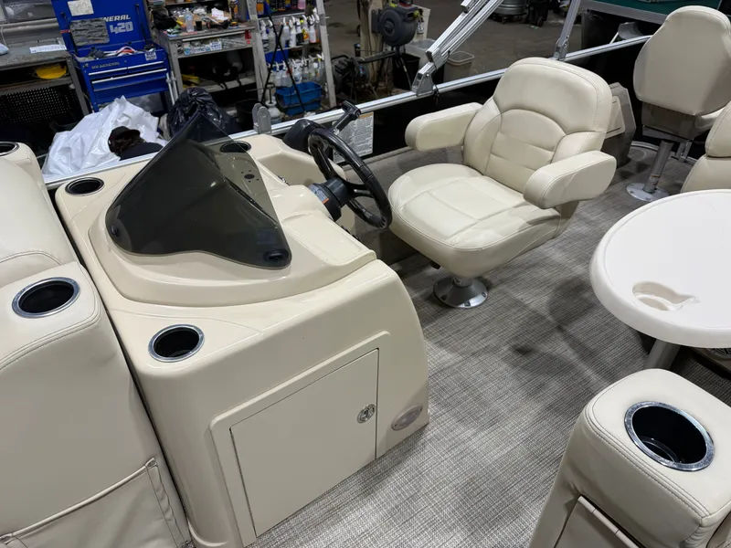 Slide: The Image of Sylvan 820 Cruise-N-Fish Pontoon 2017 - 11