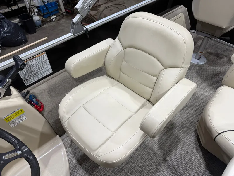 Slide: The Image of Sylvan 820 Cruise-N-Fish Pontoon 2017 - 12