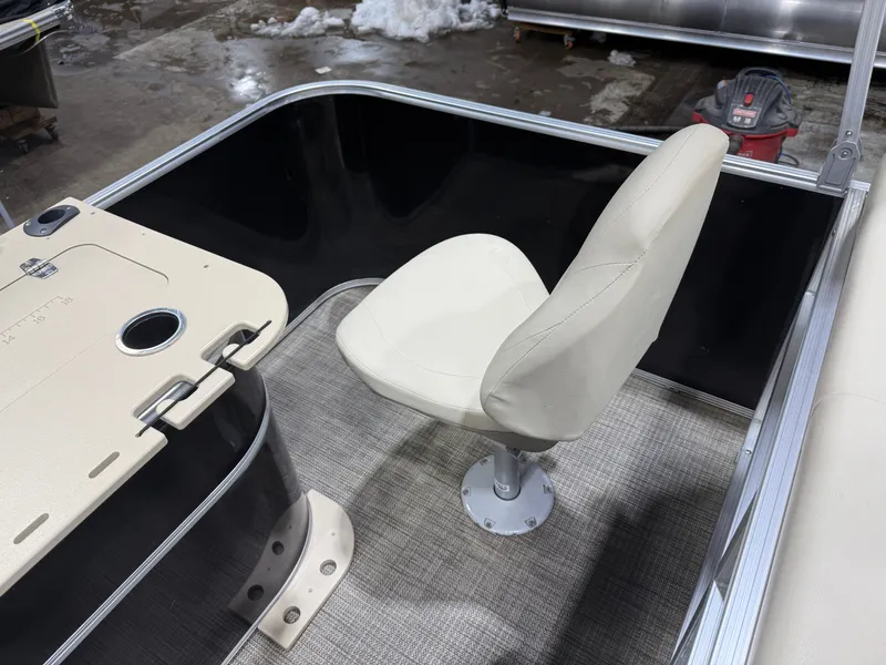 Slide: The Image of Sylvan 820 Cruise-N-Fish Pontoon 2017 - 17