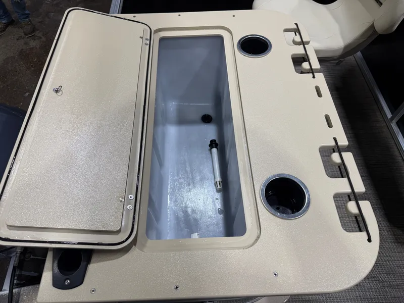 Slide: The Image of Sylvan 820 Cruise-N-Fish Pontoon 2017 - 26