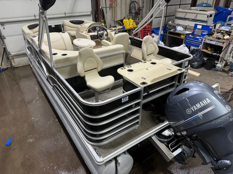 Slide: The Image of Sylvan 820 Cruise-N-Fish Pontoon 2017 - 27