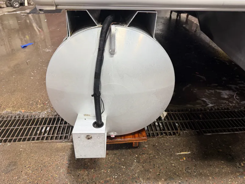 Slide: The Image of Sylvan 820 Cruise-N-Fish Pontoon 2017 - 32