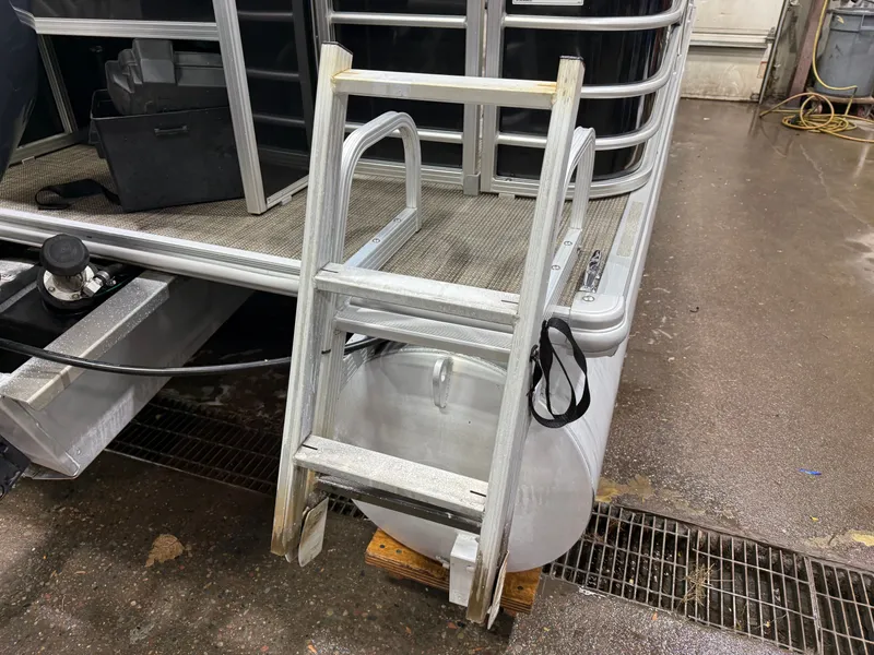 Slide: The Image of Sylvan 820 Cruise-N-Fish Pontoon 2017 - 34