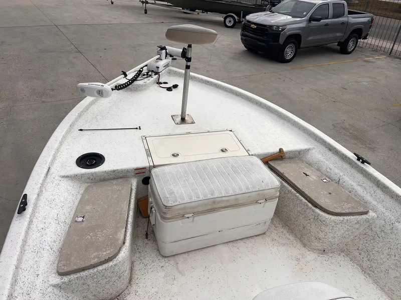 Slide: The Image of Mako 211 Center Console 2007 - 6