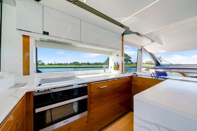 Slide: The Image of 2022 Sunseeker 65 Sport Yacht - Image 18 - 18