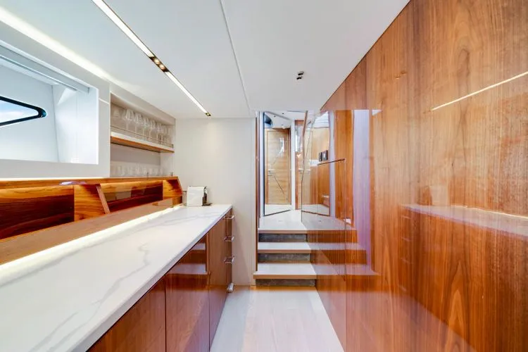 Slide: The Image of 2022 Sunseeker 65 Sport Yacht - Image 38 - 38