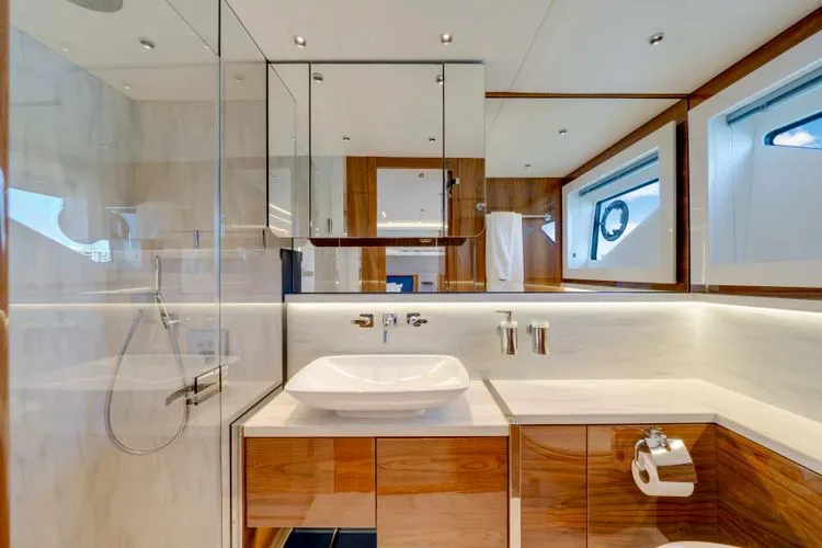 Slide: The Image of 2022 Sunseeker 65 Sport Yacht - Image 51 - 51