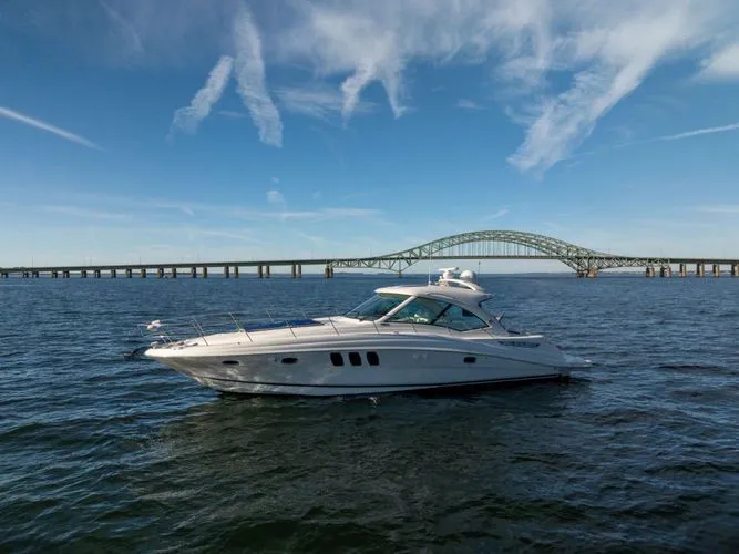 The Image of 2010 Sea Ray 500 Sundancer - Image 1 - 1