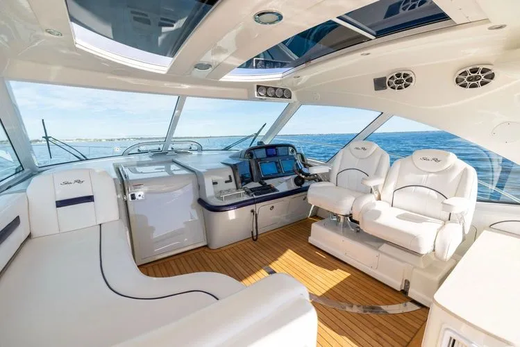 Slide: The Image of 2010 Sea Ray 500 Sundancer - Image 18 - 18