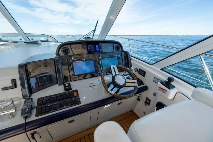 Slide: The Image of 2010 Sea Ray 500 Sundancer - Image 24 - 24
