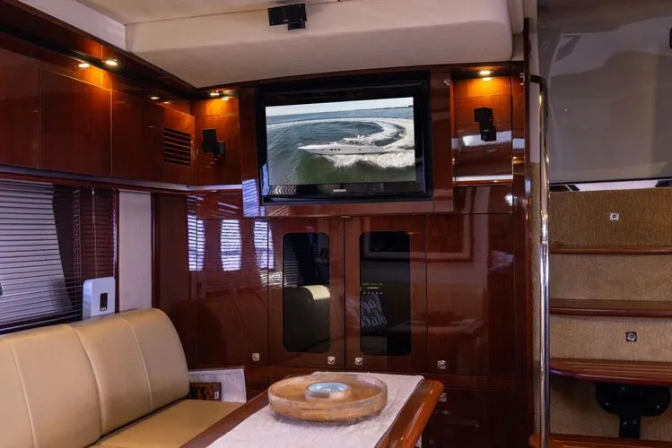 Slide: The Image of 2010 Sea Ray 500 Sundancer - Image 33 - 33