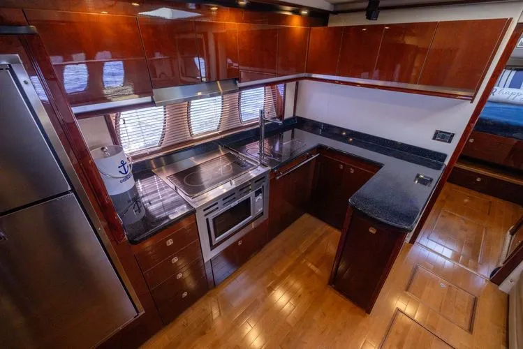 Slide: The Image of 2010 Sea Ray 500 Sundancer - Image 35 - 35