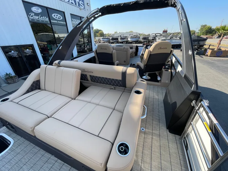 Slide: The Image of Barletta L25UCA 2023 - 12