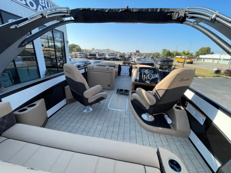 Slide: The Image of Barletta L25UCA 2023 - 14