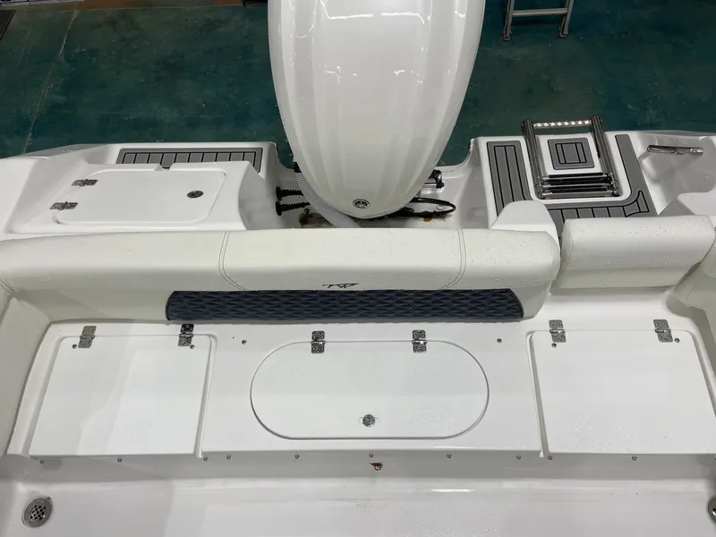 Slide: The Image of Tidewater 220 LXF 2026 - 24