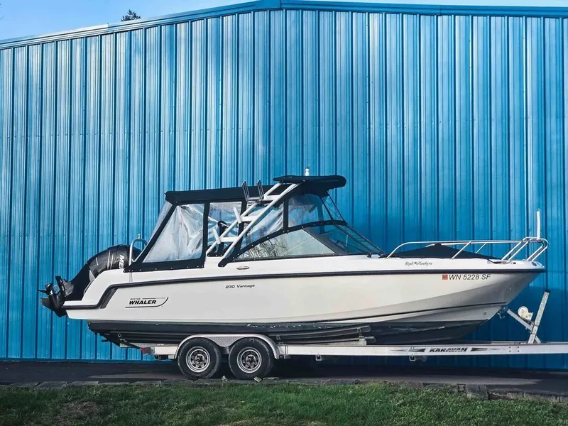 The Image of Boston Whaler 230 Vantage 2015 - 1