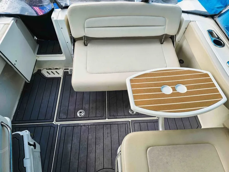 Slide: The Image of Boston Whaler 230 Vantage 2015 - 6