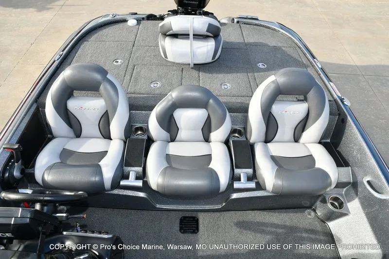 Slide: The Image of Nitro Z-8 w/250HP Mercury Pro-XS 2015 - 10