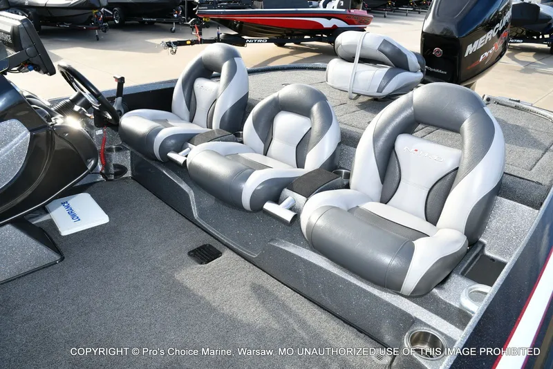 Slide: The Image of Nitro Z-8 w/250HP Mercury Pro-XS 2015 - 13