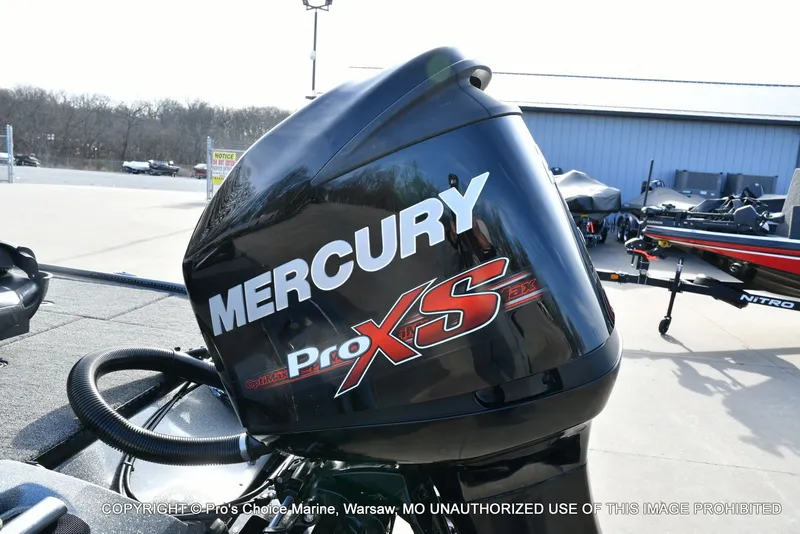 Slide: The Image of Nitro Z-8 w/250HP Mercury Pro-XS 2015 - 22