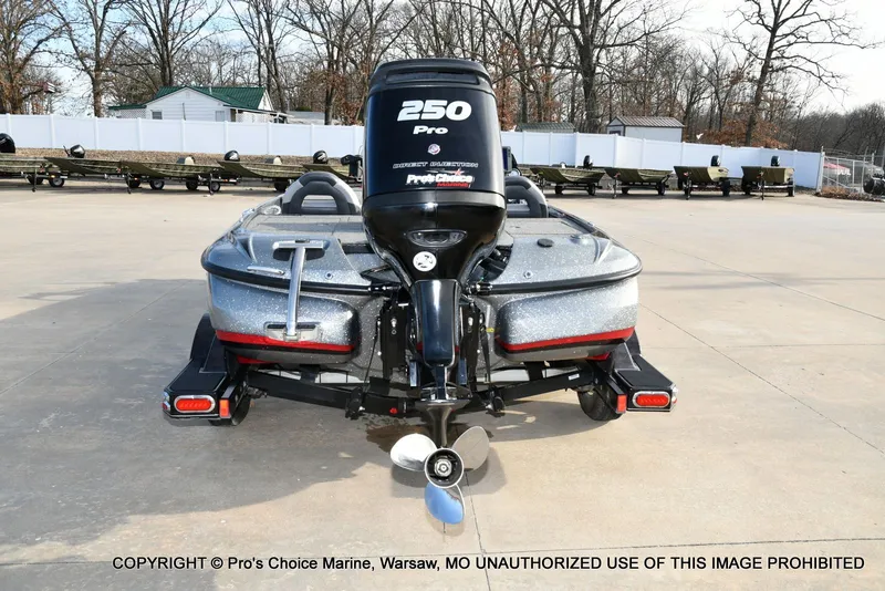 Slide: The Image of Nitro Z-8 w/250HP Mercury Pro-XS 2015 - 23