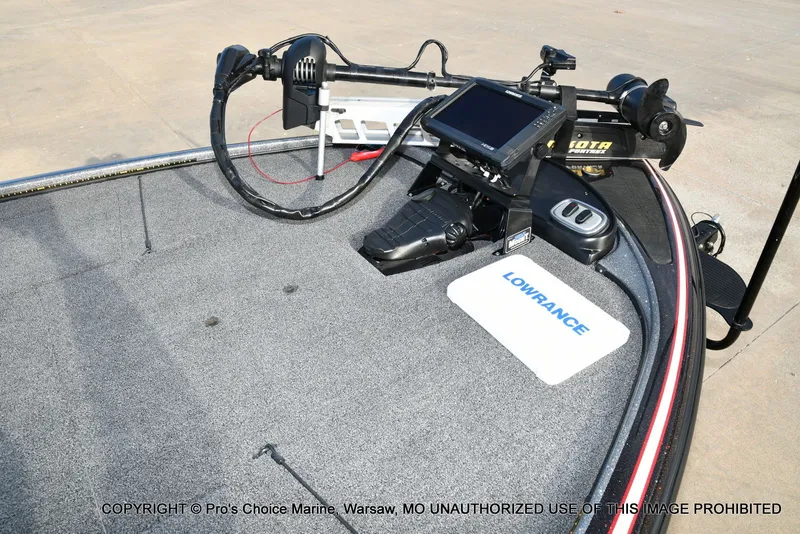 Slide: The Image of Nitro Z-8 w/250HP Mercury Pro-XS 2015 - 34