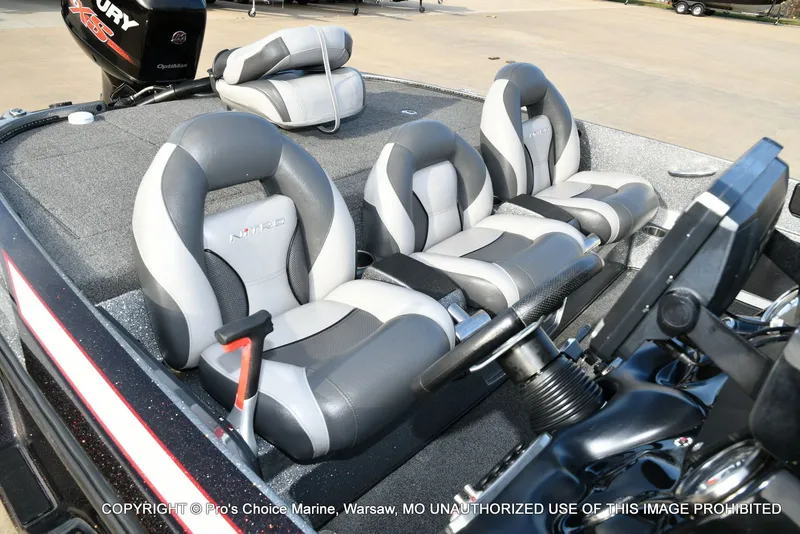 Slide: The Image of Nitro Z-8 w/250HP Mercury Pro-XS 2015 - 36