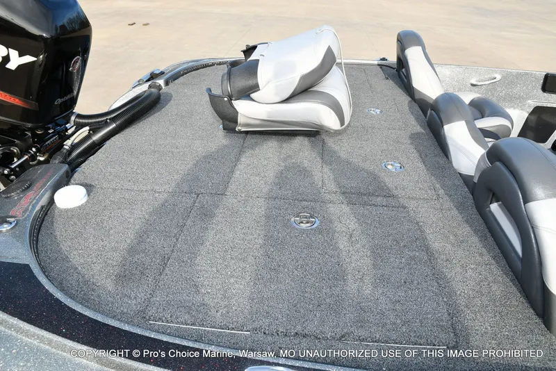 Slide: The Image of Nitro Z-8 w/250HP Mercury Pro-XS 2015 - 37