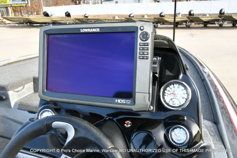 Slide: The Image of Nitro Z-8 w/250HP Mercury Pro-XS 2015 - 39