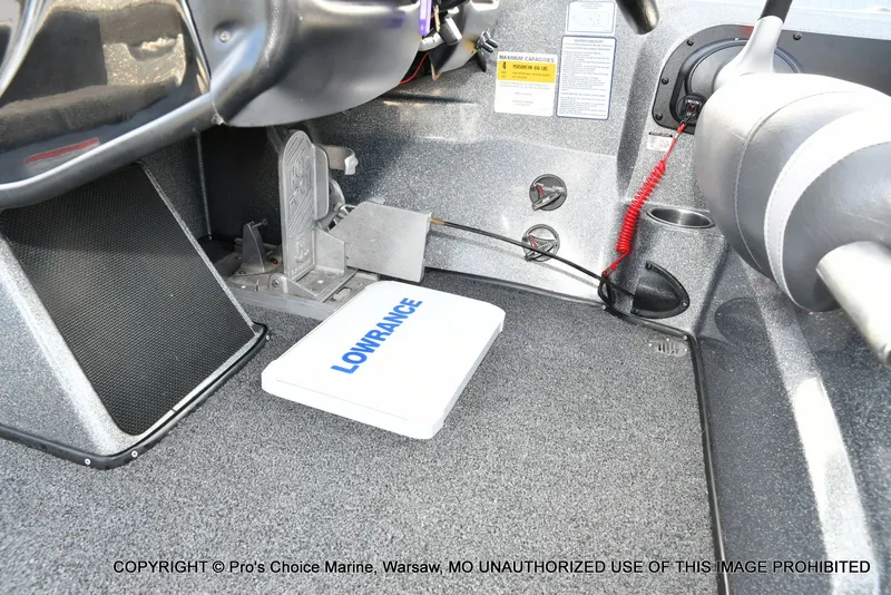 Slide: The Image of Nitro Z-8 w/250HP Mercury Pro-XS 2015 - 46