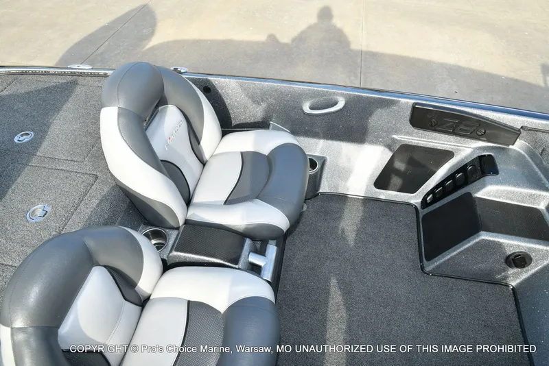 Slide: The Image of Nitro Z-8 w/250HP Mercury Pro-XS 2015 - 47