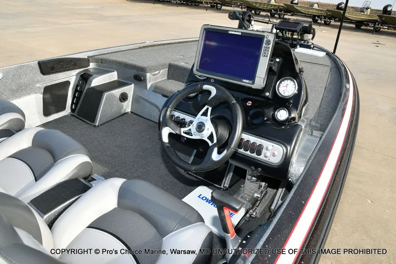 Slide: The Image of Nitro Z-8 w/250HP Mercury Pro-XS 2015 - 6