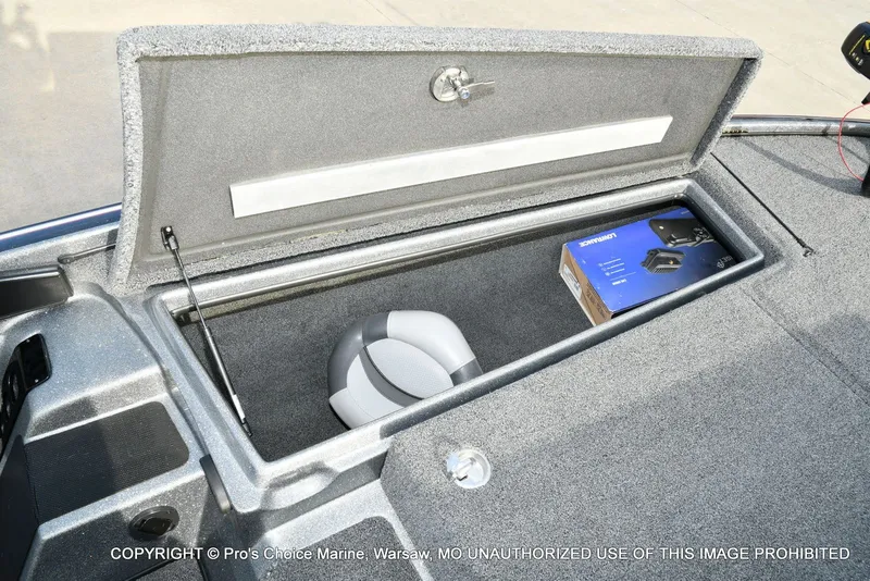 Slide: The Image of Nitro Z-8 w/250HP Mercury Pro-XS 2015 - 61