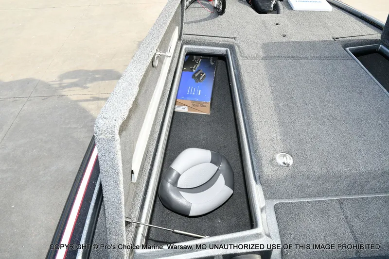 Slide: The Image of Nitro Z-8 w/250HP Mercury Pro-XS 2015 - 62