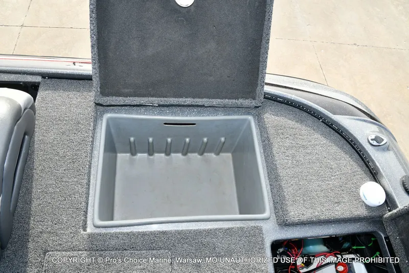 Slide: The Image of Nitro Z-8 w/250HP Mercury Pro-XS 2015 - 68