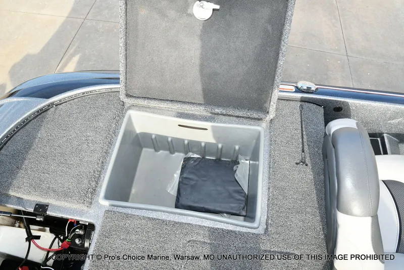 Slide: The Image of Nitro Z-8 w/250HP Mercury Pro-XS 2015 - 69